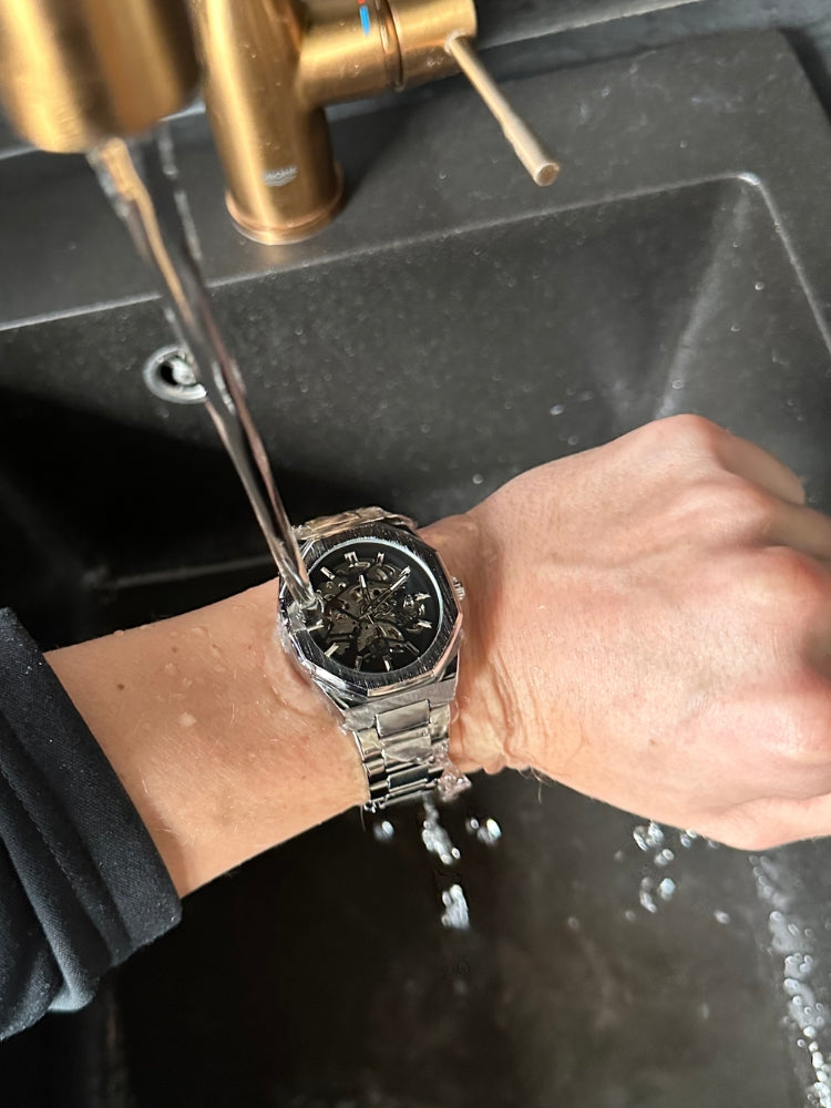 Slank en stijlvol heren horloge met tijdloze precisie en modern ontwerp | Floris